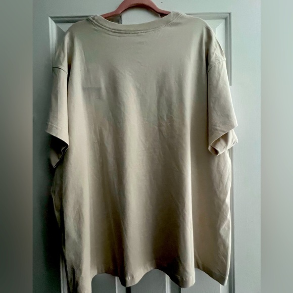 NWT-Nike short sleeve tee in size 1X. - Picture 2 of 4